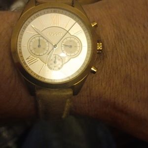Women's fossil rose color watch